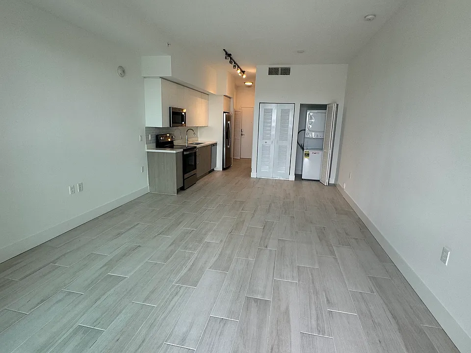 602 E Dania Beach Blvd #228