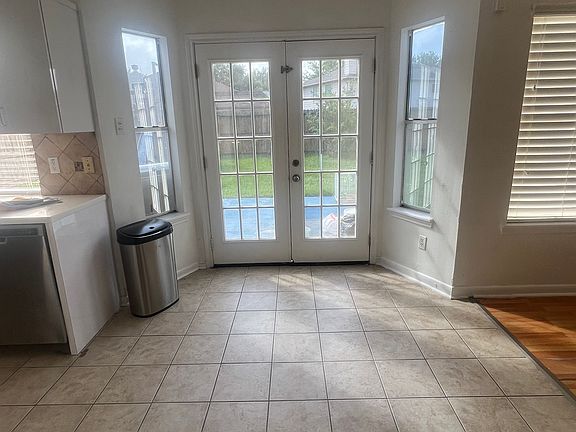 4th image of 15926 Williwaw Dr