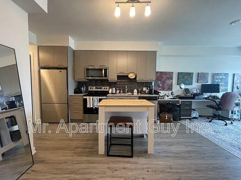 1 bed, 1.0 bath, $1,945 — Photo 3