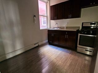 316 S 11th St #1D, Newark, NJ 07103