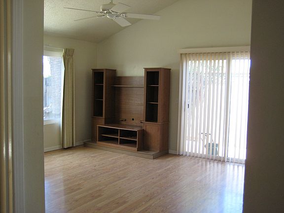 3rd image of 1449 Elizabeth Dr