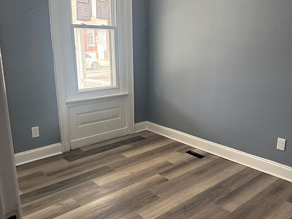 3rd image of 702 Astor St #702