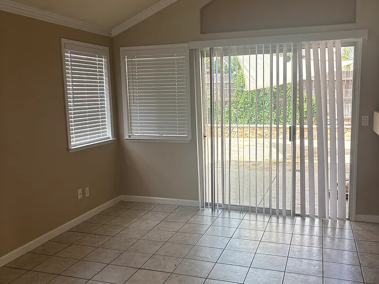 6769 N Constance Ave — Photo 5