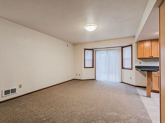 5th image of 6721 62nd Pl NE