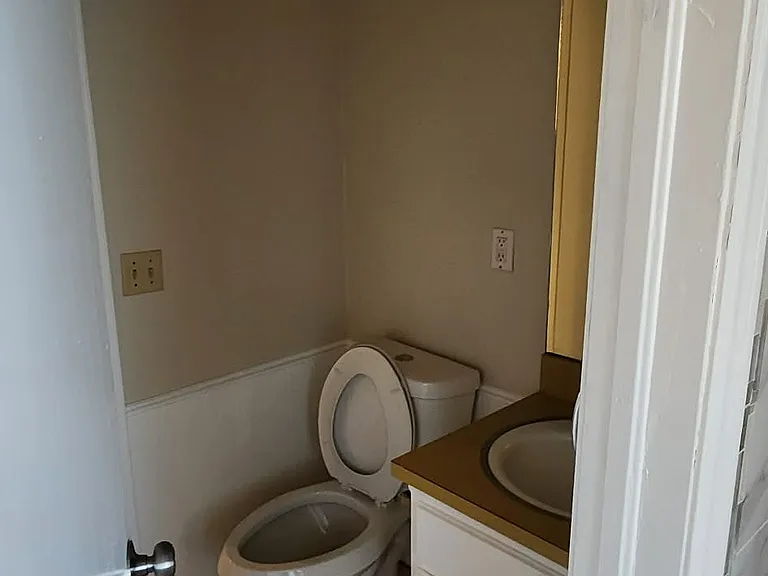 4000 Vickie Dr — Photo 5