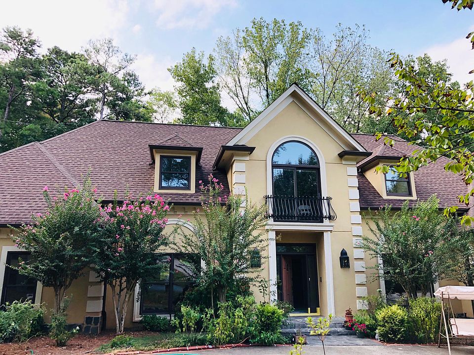 1st image of 2811 Hawthorne Dr NE #1