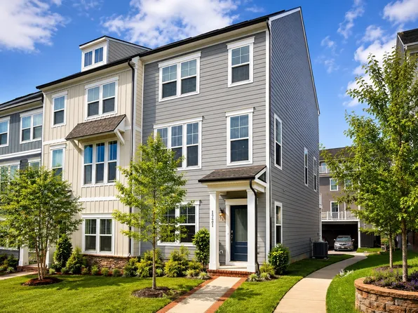 1721 Autumn Maple Leaf Dr, Dumfries, VA 22026