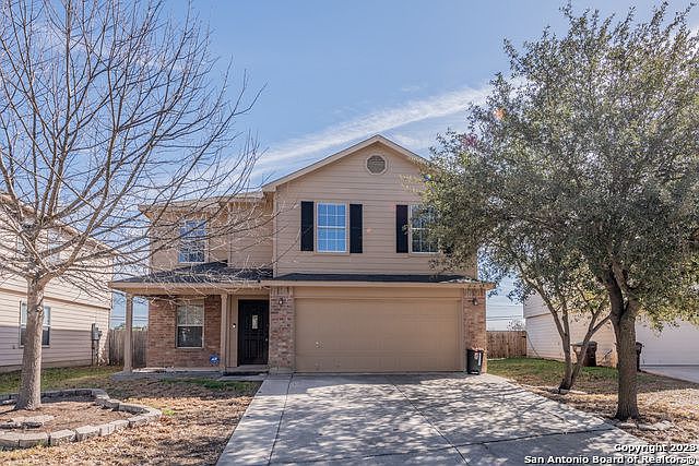 1st image of 7906 Oakwood Pnes