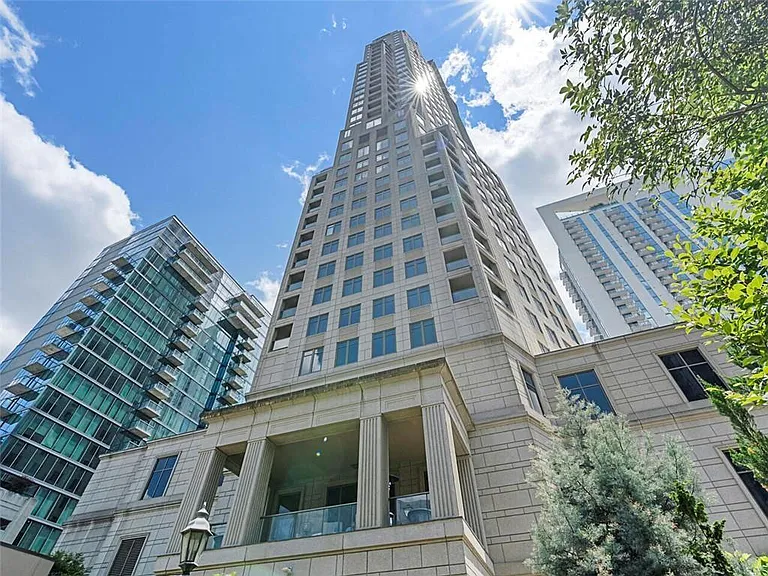 3376 Peachtree Rd #44B — Photo 56