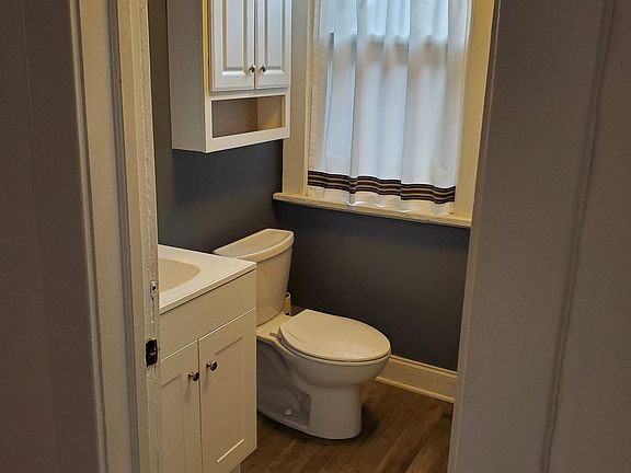 5th image of 3100 Kensington Ave #2