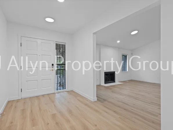 11348 SW Lynnvale Dr, Portland, OR 97225