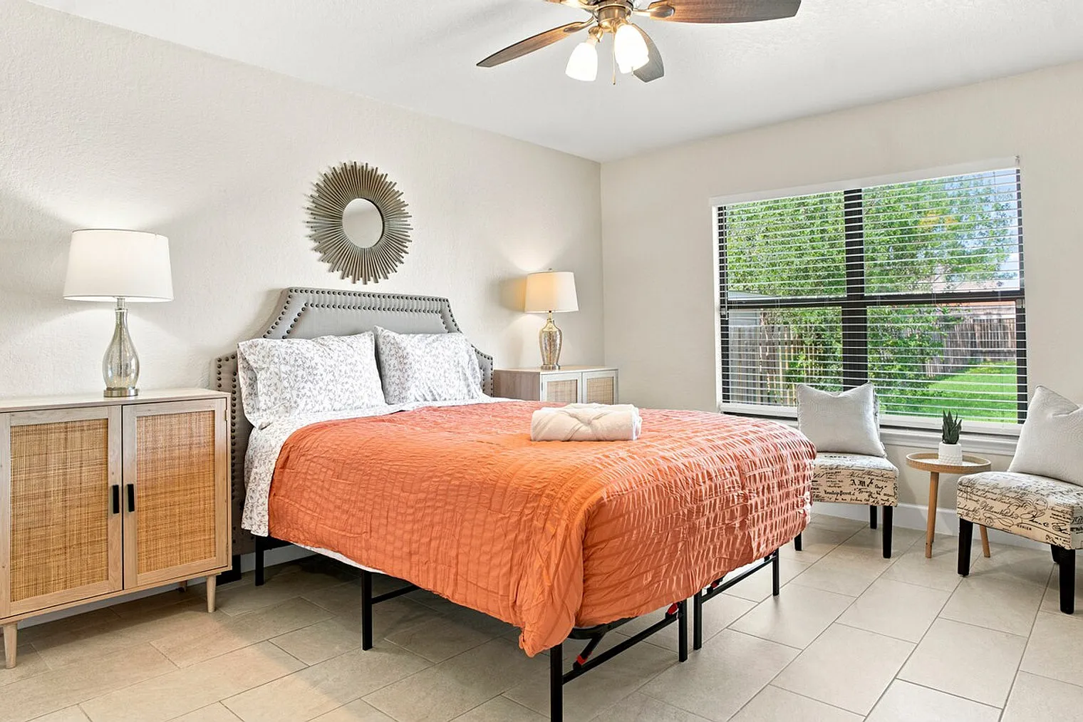 4 bed, 2.0 bath, $4,918 — Photo 4