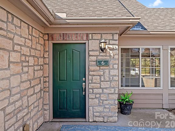 4th image of 6 Mountain Meadow Cir
