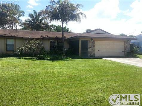 4 bedroom 3 bath Pool home, in a great South Ft. Myers location