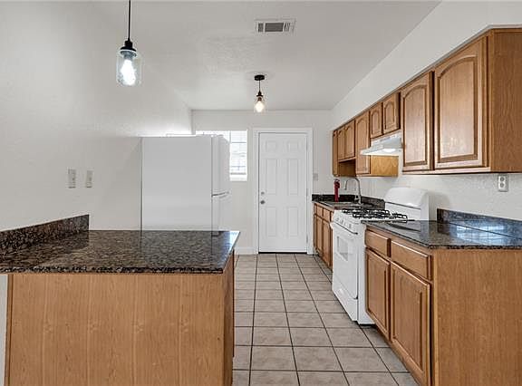 4th image of 4831 Lynhuber Dr