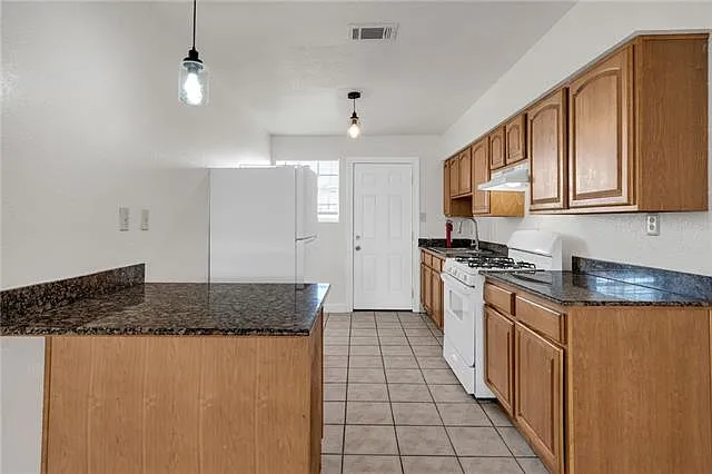 4831 Lynhuber Dr — Photo 4
