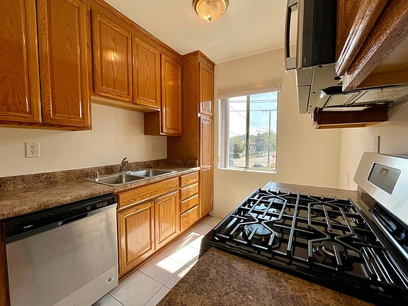 5th image of 708 E Lomita Ave #G