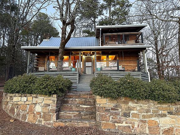 5th image of 626 Ember Rd