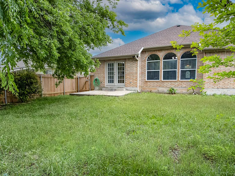 8214 Cornerwood Dr — Photo 37