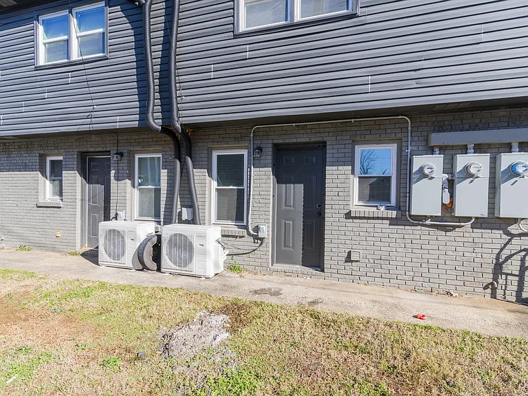 929 Cantwell St — Photo 22