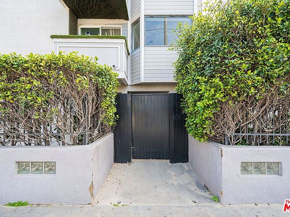 2nd image of 18 N Venice Blvd APT B