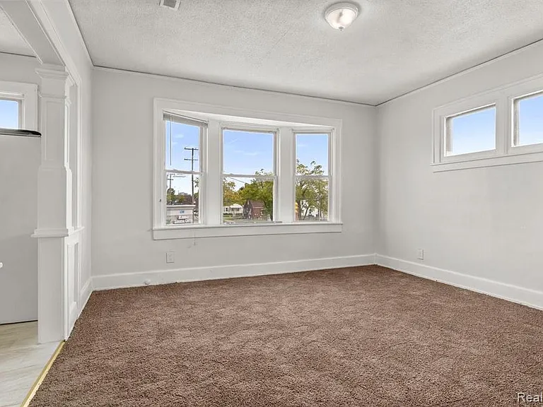 6203 Chase Rd — Photo 7