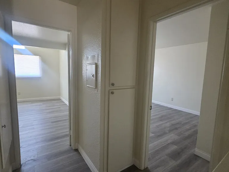 1420 E Date St — Photo 12