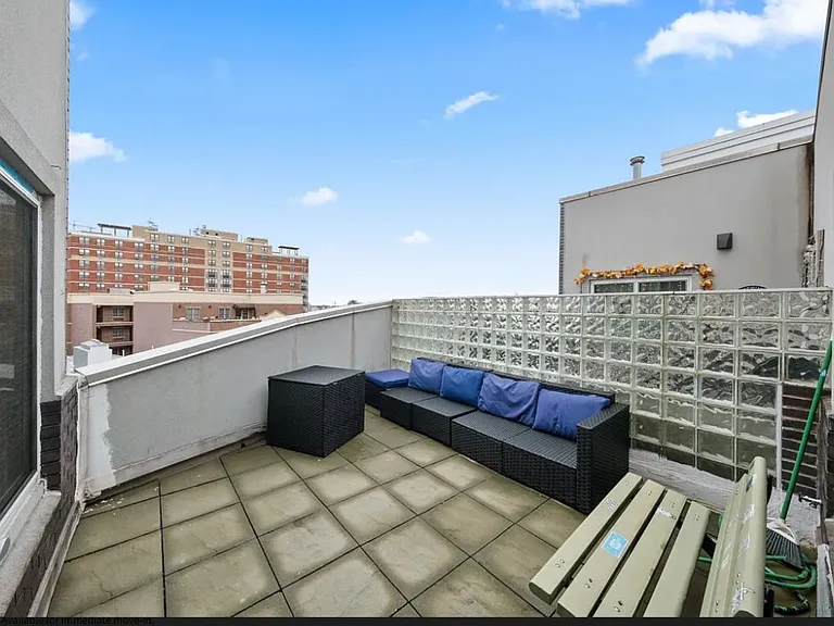 28-20 Astoria Blvd #701 — Photo 8