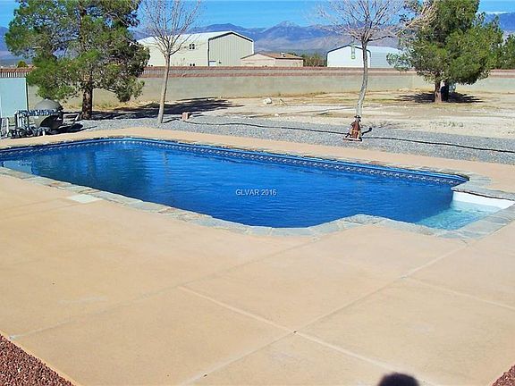 Great pool to cool off