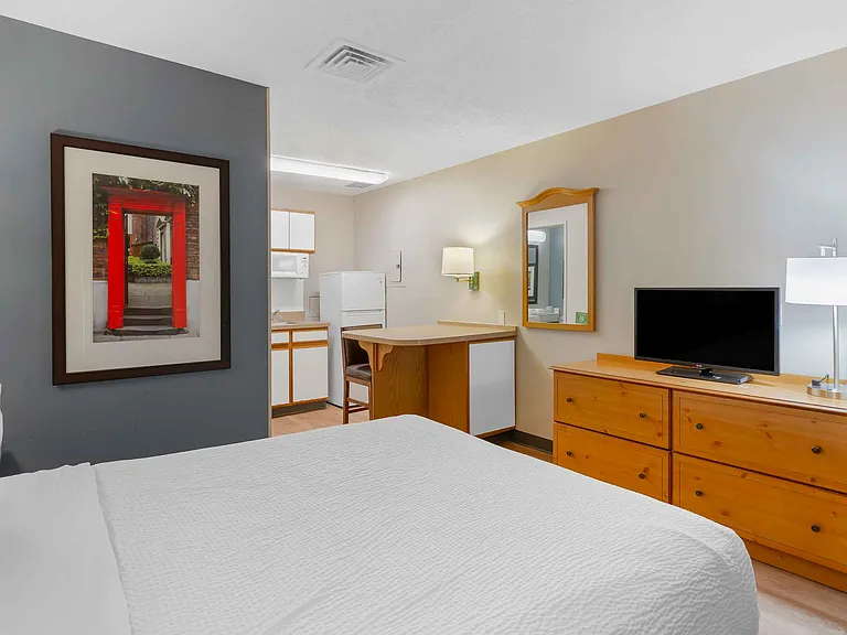 Studio Suite - 1 Queen Bed
