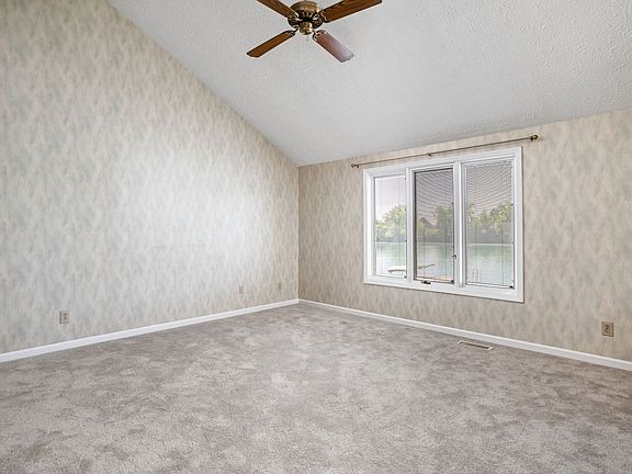5th image of 8033 Clearwater Pkwy