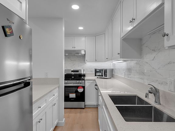 5th image of 800 Camino Real Unit 307