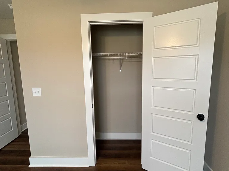 235 Brook Cv — Photo 9