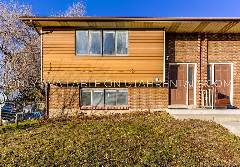 230 W Foxbridge Dr — Photo 3