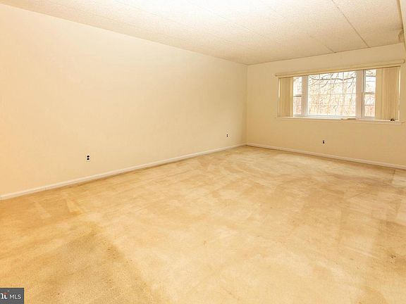 4th image of 117 Woodstream Dr #117