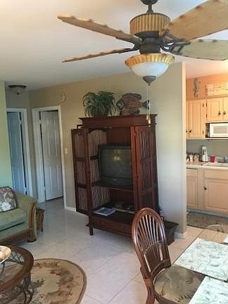 2nd image of 235 Seaview Ct APT A4