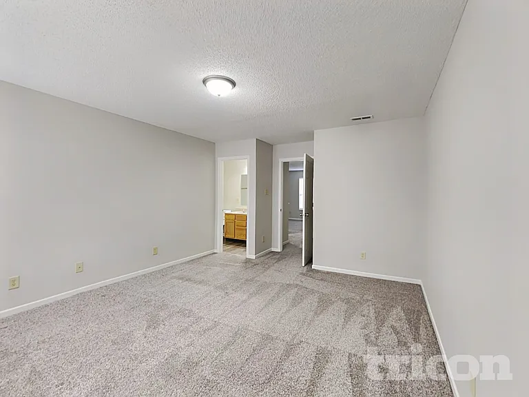 756 Hickory Pine Dr — Photo 4