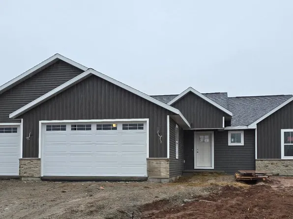 1765 Loyal Dr, Neenah, WI 54956