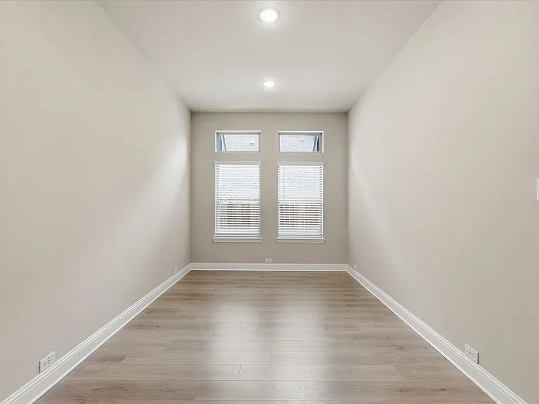 2609 Loxley Dr — Photo 10
