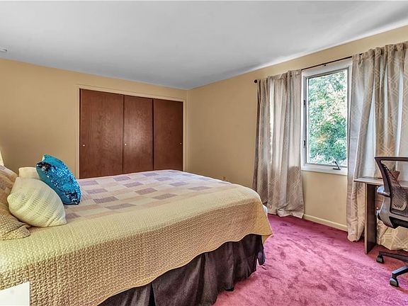 4th image of 1103 Charlesgate Cir