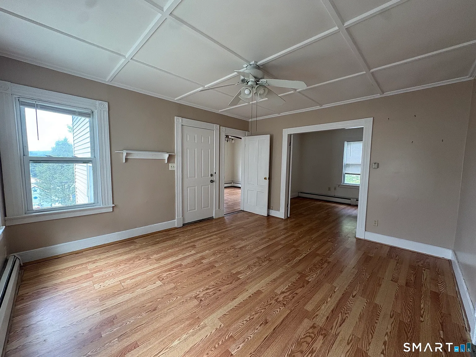 2 bed, 1.0 bath, 2448 sqft, $1,600 — Photo 3