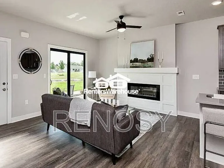 3635 NE Kara Ln — Photo 4