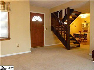 5th image of 105 Corkwood Dr