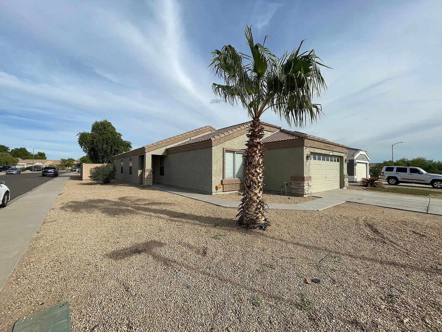 Ideal 4 Br 2 Ba 2 Car Garage Home Near Grand Ave and Loop 101 in El Mirage — Photo 3