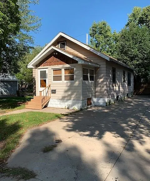 1332 Woodland Ave — Photo 1