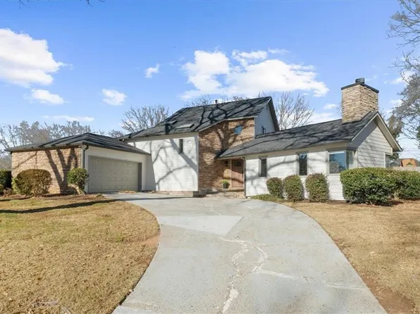 130 Saddle Creek Dr, Roswell, GA 30076
