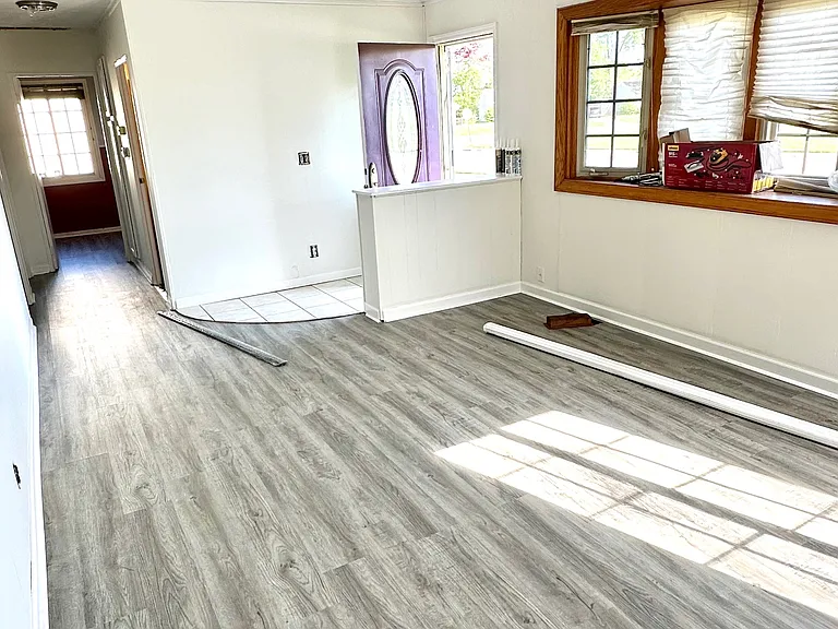 2381 Ghent Ave — Photo 8