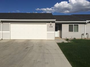1528 35th Ave SE, Minot, ND 58701