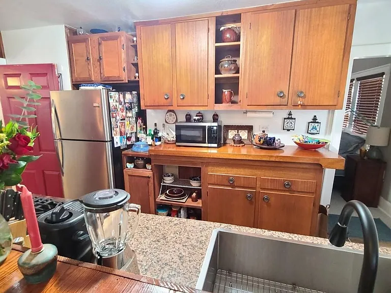 1427 Munger St — Photo 9