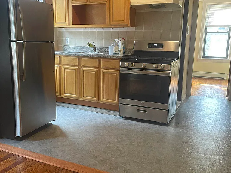 233 Maujer St #1 — Photo 6